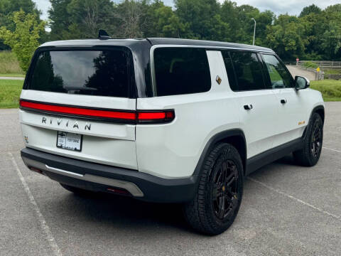 2023 Rivian R1S Adventure