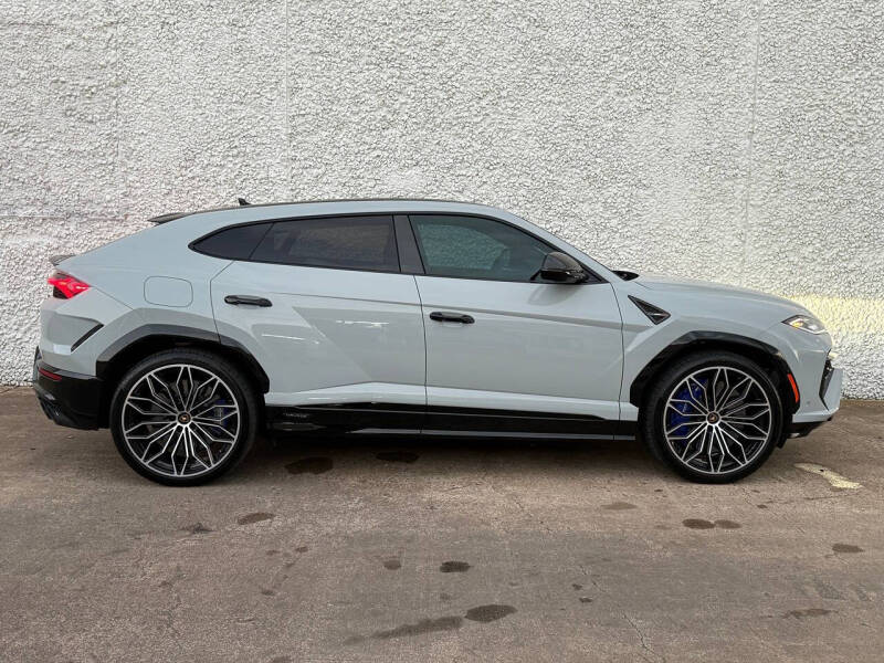 2025 Lamborghini Urus SE