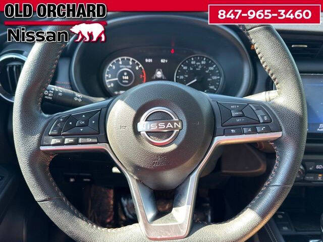 2022 Nissan Kicks SR