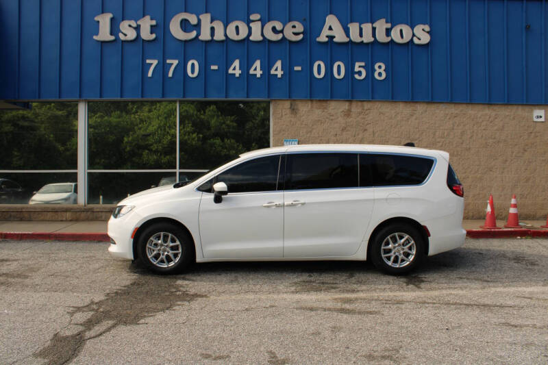 2023 Chrysler Voyager LX