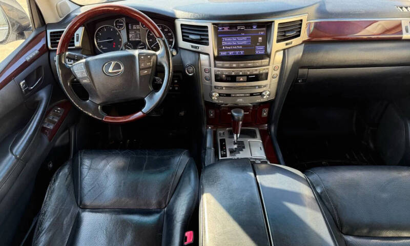 2013 Lexus LX 570