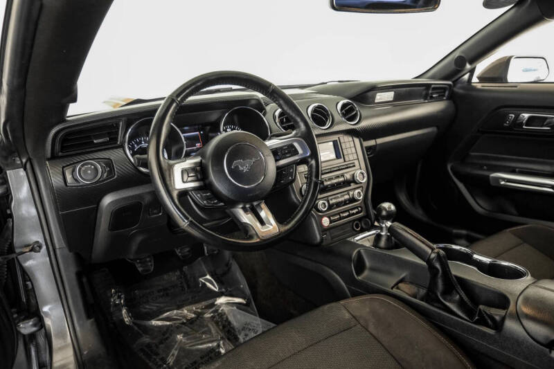 2017 Ford Mustang V6