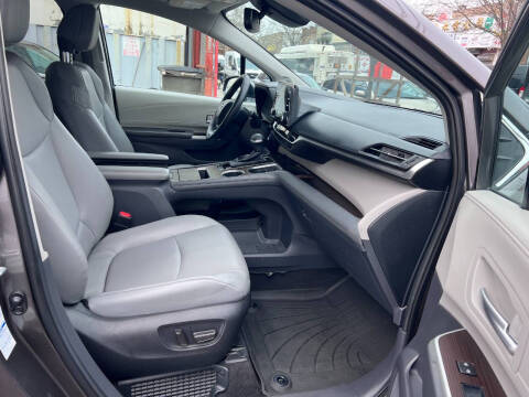 2022 Toyota Sienna XLE 7-Passenger