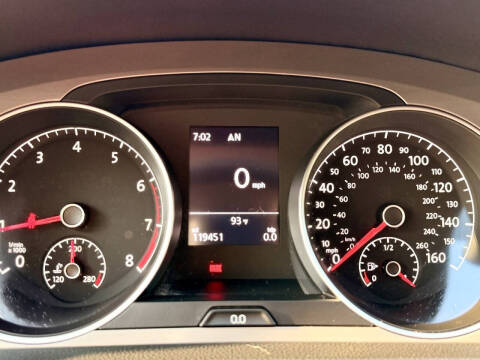 2016 Volkswagen Golf TSI S