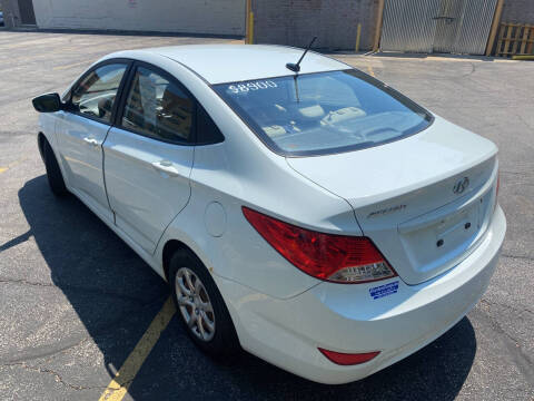 2013 Hyundai Accent GLS