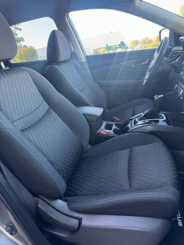 2020 Nissan Rogue SV