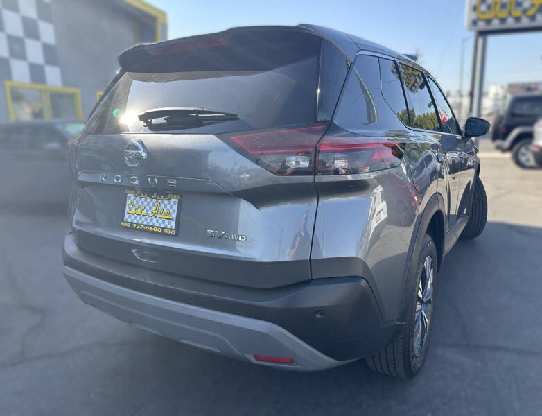 2021 Nissan Rogue SV