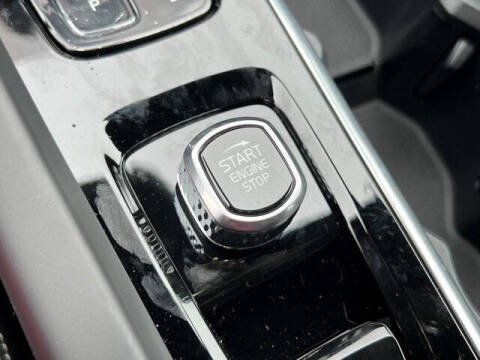 2026 Volvo XC60 B5 Ultra Black Edition