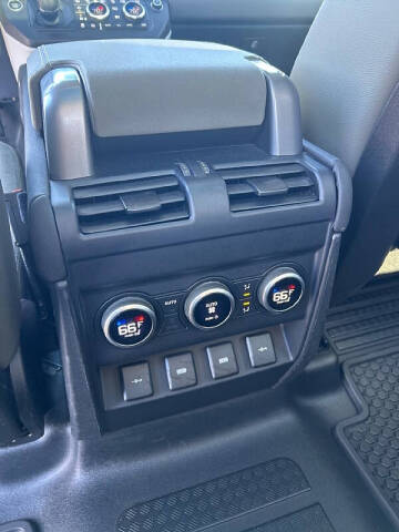 2020 Land Rover Defender 110 SE