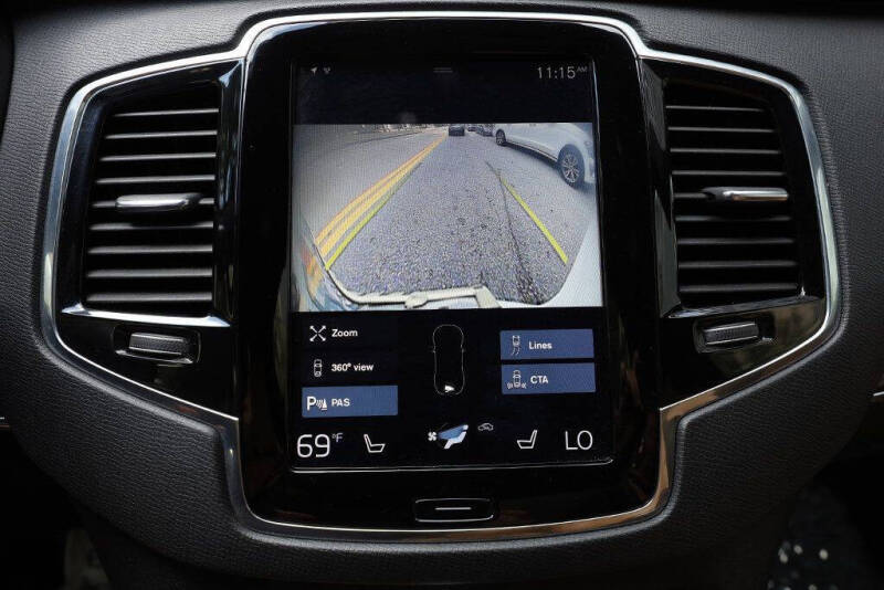 2017 Volvo XC90 T6 Momentum