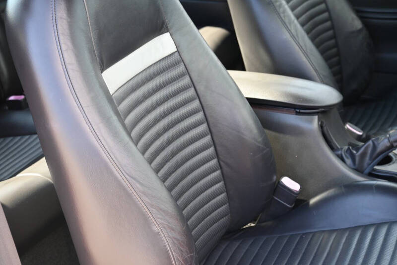 2004 Ford Mustang Mach 1 Premium