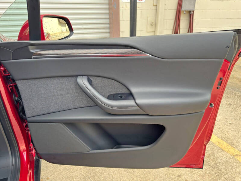 2023 Tesla Model X Standard Range