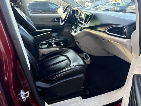 2020 Chrysler Voyager LXi