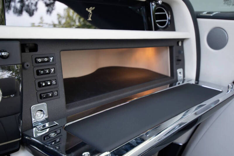 2016 Rolls-Royce Phantom Drophead Coupe