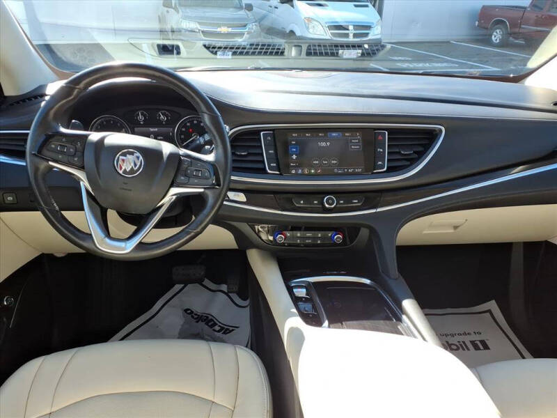 2022 Buick Enclave Essence