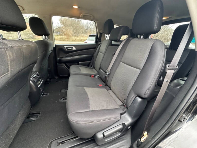 2018 Nissan Pathfinder SV