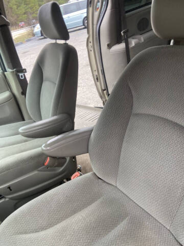 2005 Dodge Grand Caravan SE