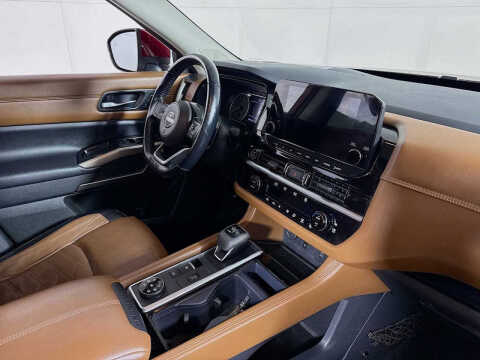 2022 Nissan Pathfinder Platinum