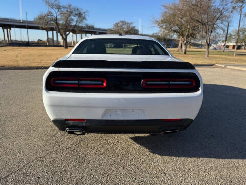 2022 Dodge Challenger SXT