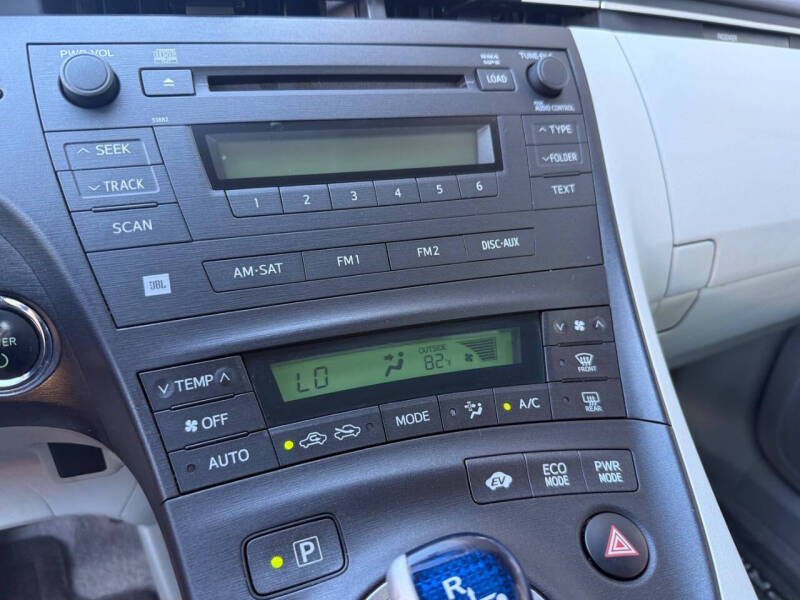 2010 Toyota Prius III