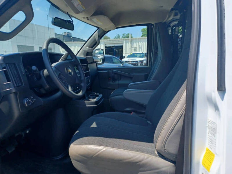 2024 Chevrolet Express 2500