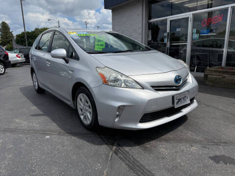 2013 Toyota Prius v Two