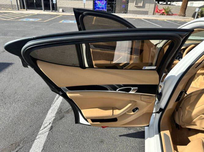 2011 Porsche Panamera 4