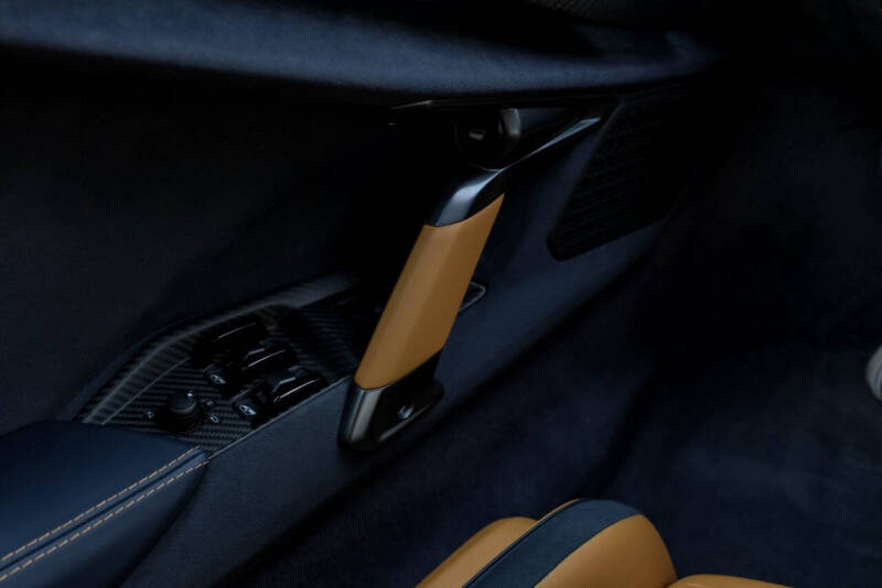 2025 Lamborghini Revuelto