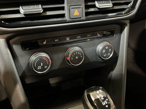 2022 Volkswagen Taos SE 4Motion