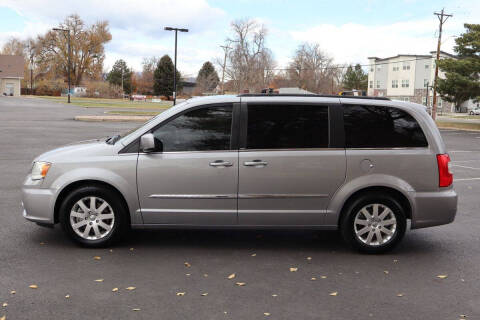 2013 Chrysler Town and Country Touring