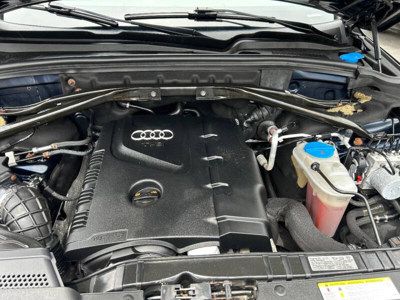 2011 Audi Q5 2.0T quattro Premium Plus
