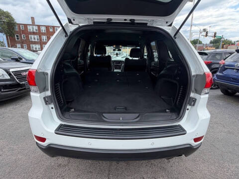 2019 Jeep Grand Cherokee Laredo E