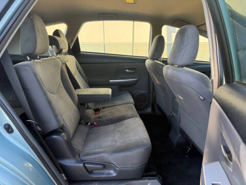 2014 Toyota Prius v Three