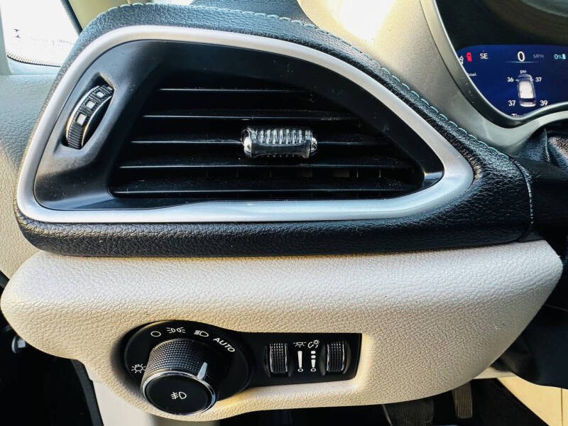 2018 Chrysler Pacifica Hybrid Limited
