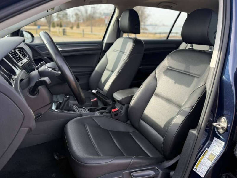 2018 Volkswagen Golf TSI SE