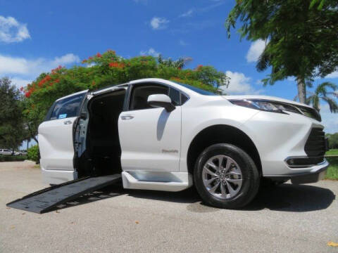 2023 Toyota Sienna XLE 8-Passenger