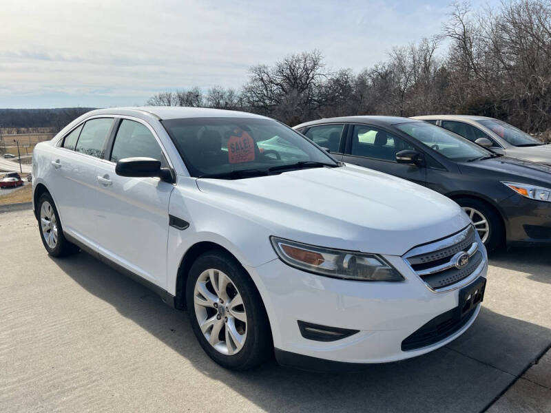 2014 Ford Taurus SE