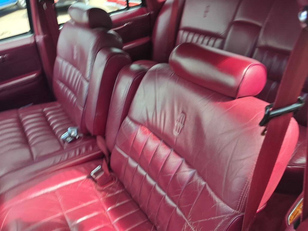 1993 Lincoln Town Car 35