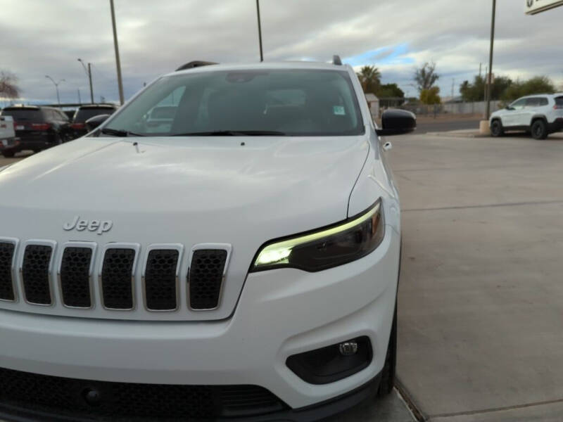 2022 Jeep Cherokee Latitude Lux photo 13