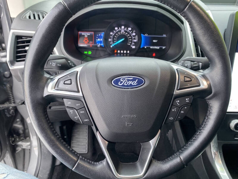 2023 Ford Edge Titanium