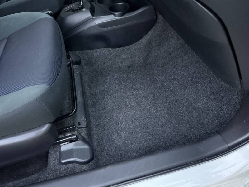 2016 Toyota Prius c Three