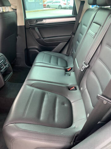 2016 Volkswagen Touareg VR6 Sport