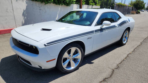 2016 Dodge Challenger for sale at Valley Classic Motors in North Hollywood CA