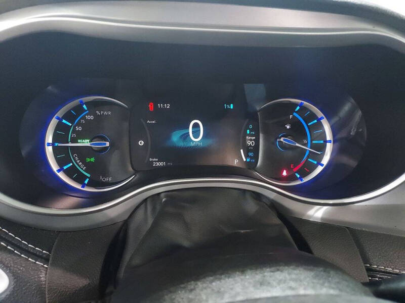 2024 Chrysler Pacifica Plug-In Hybrid Select