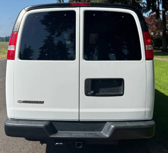 2018 Chevrolet Express LS 2500