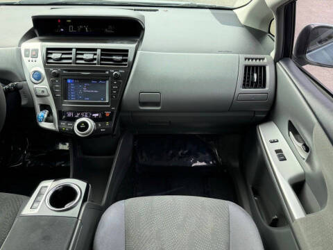 2013 Toyota Prius v Two