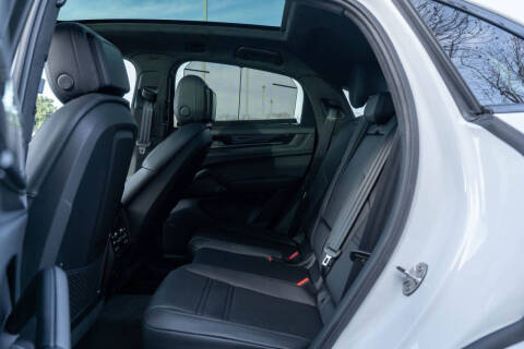 2025 Porsche Cayenne GTS Coupe