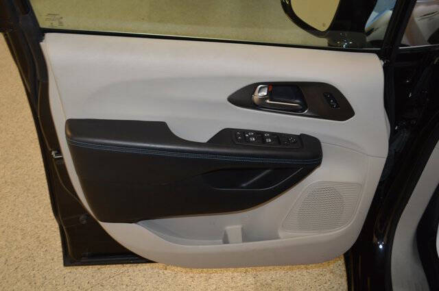 2021 Chrysler Pacifica Touring L