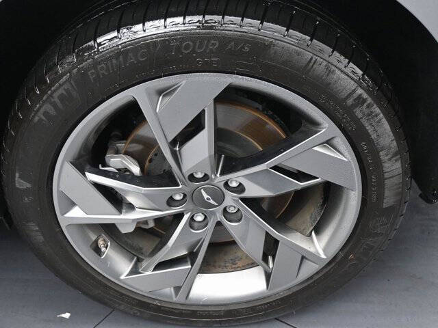 2023 Genesis Electrified GV70