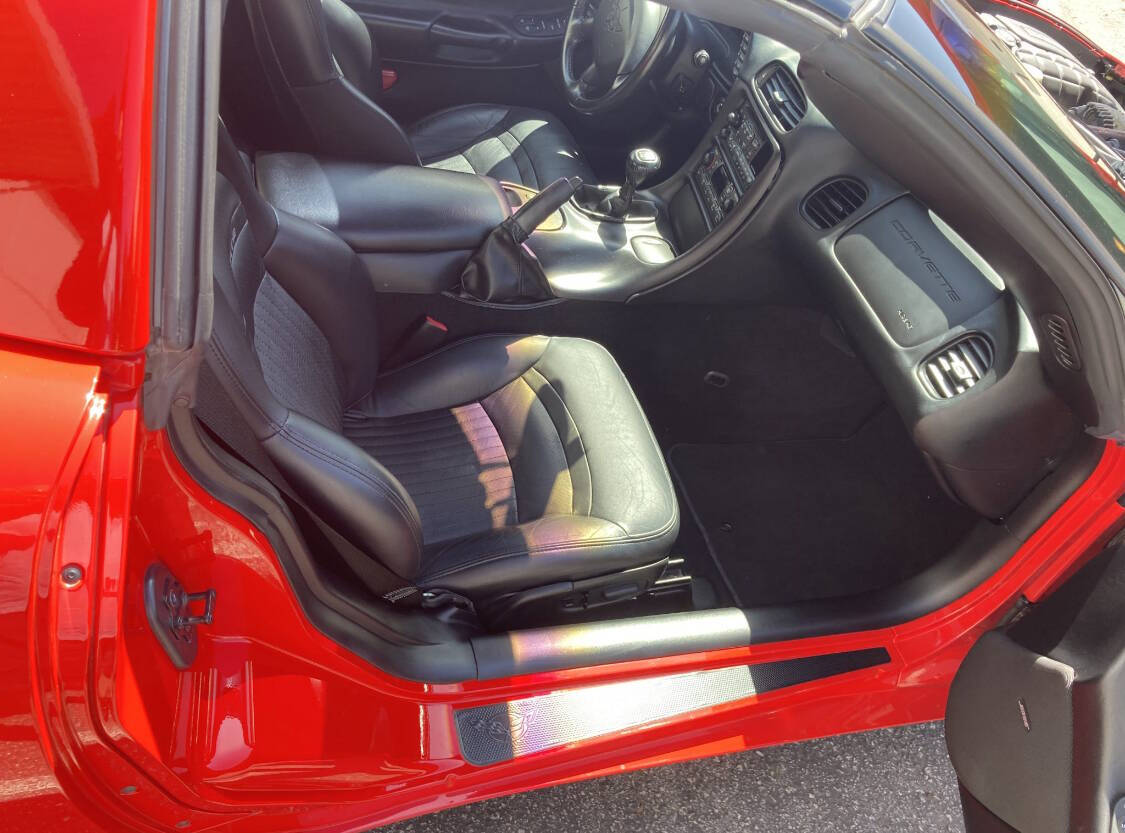 2004 Chevrolet Corvette 4